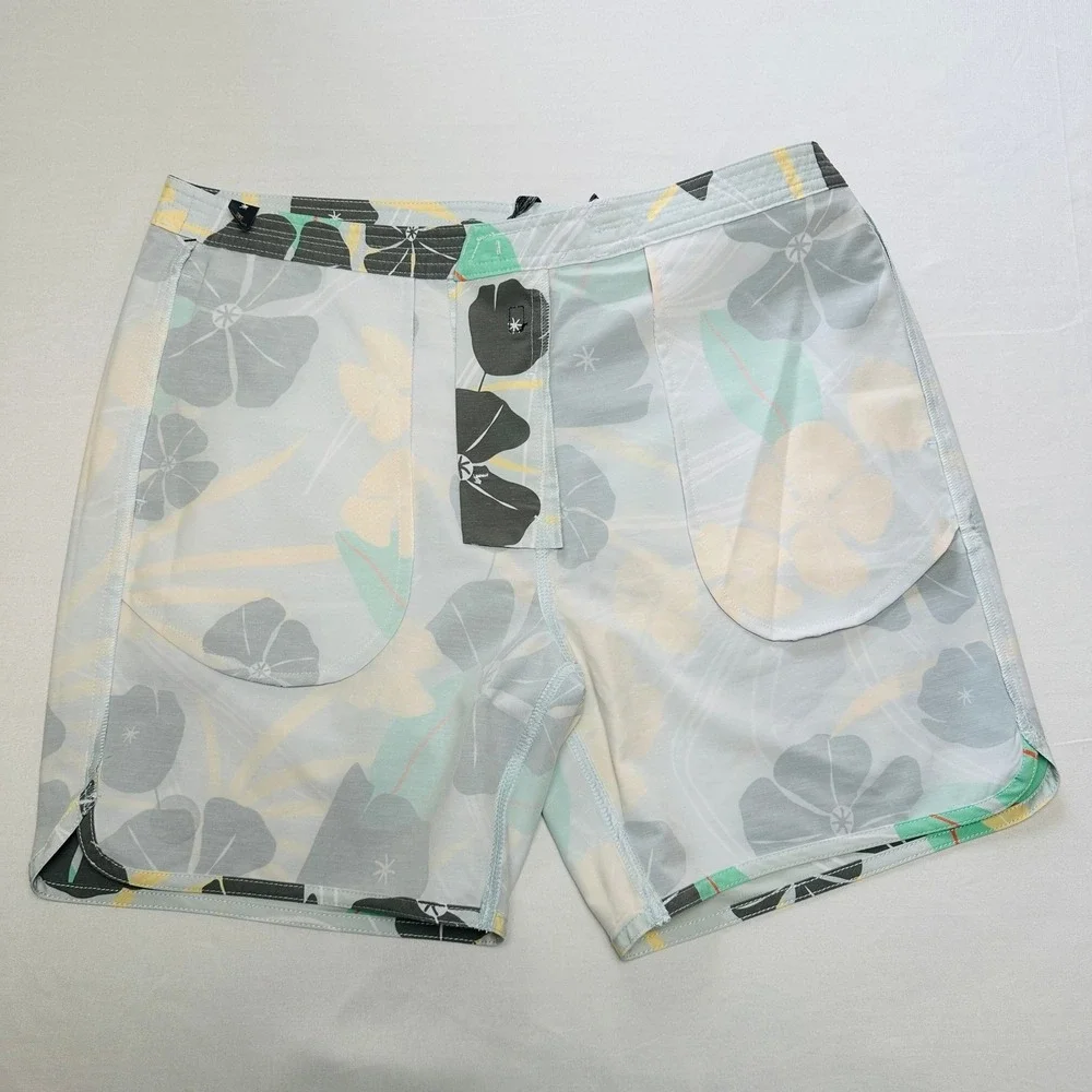 NWT ROARK Revival The Chiller Board Shorts Floral Print Mens 34‎ Vacation Resort